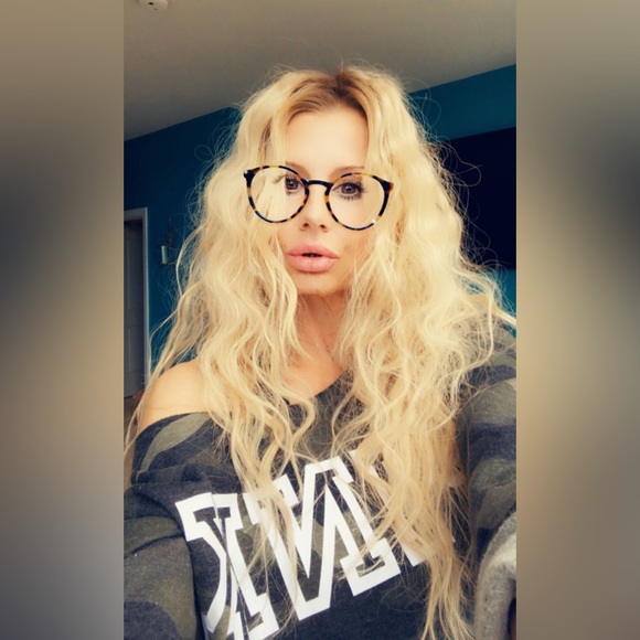 Meet your Posher, “ Mary Michelle “ - Picture 4 of 15